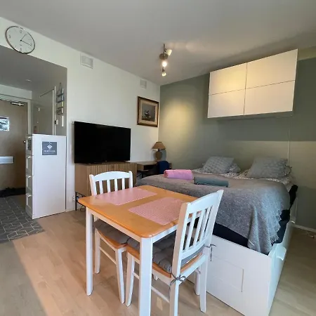 The Seaside Apartment *